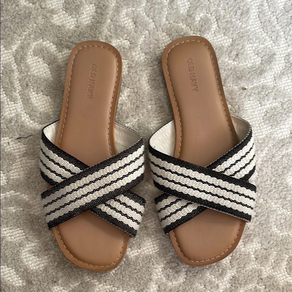 Old Navy Women's Woven Black and Cream w/ Gold Threading Cross Strap Sandals